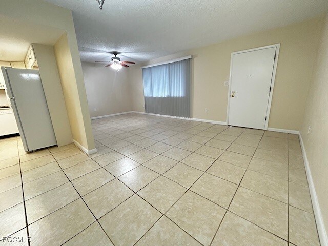 Building Photo - 4906 Victoria Dr