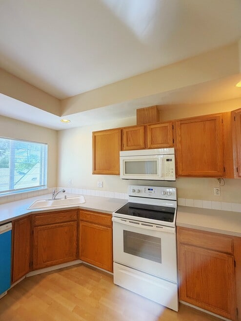Building Photo - 4704 Mill Pond Dr SE