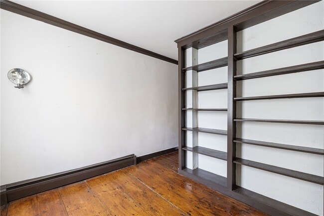 Building Photo - 73 Thames St