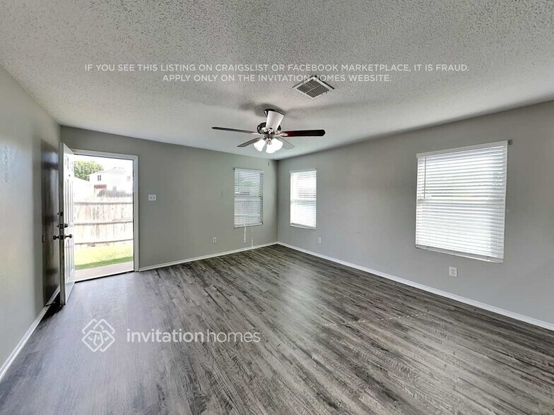 Building Photo - 4837 Waterford Dr
