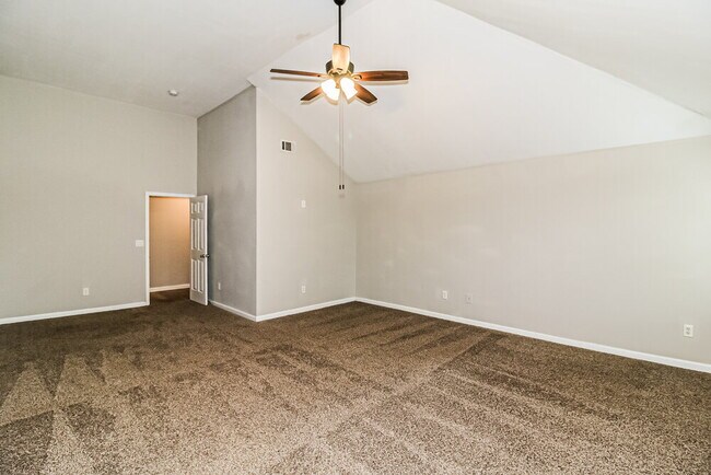 Building Photo - 120 Emporia Loop