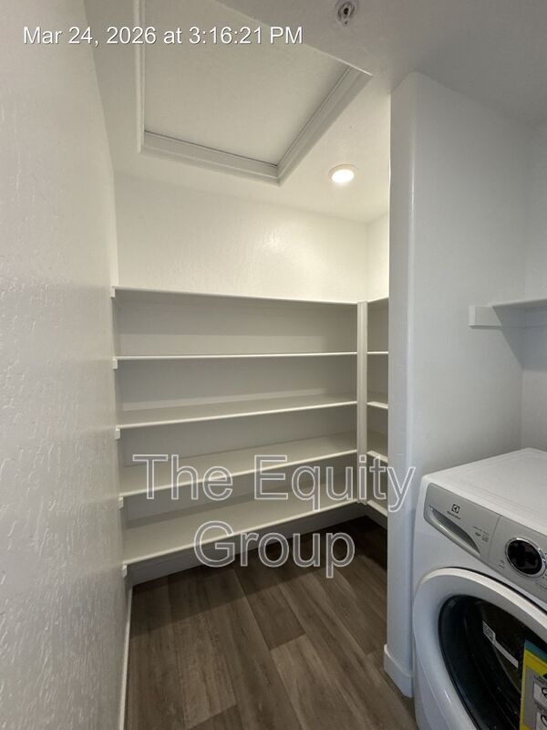 Building Photo - 2440 S Aubree St