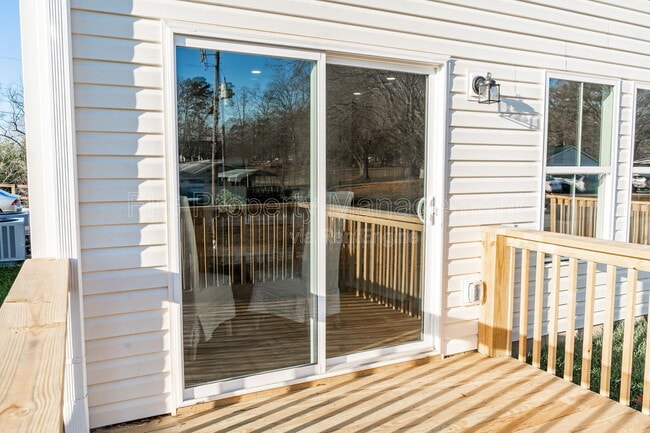 Building Photo - 6612 Johnbo way