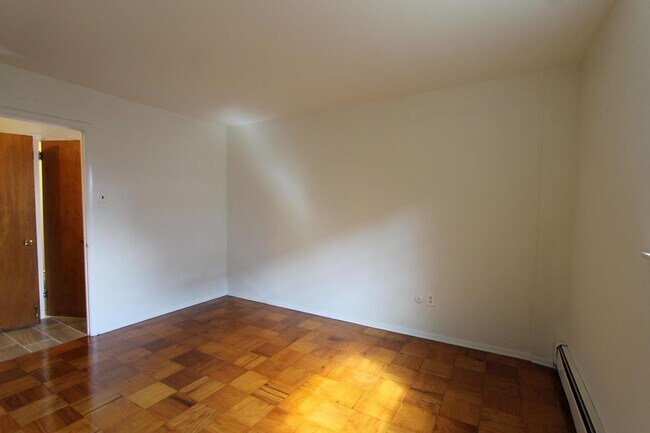 Building Photo - 8244 Woolston Ave