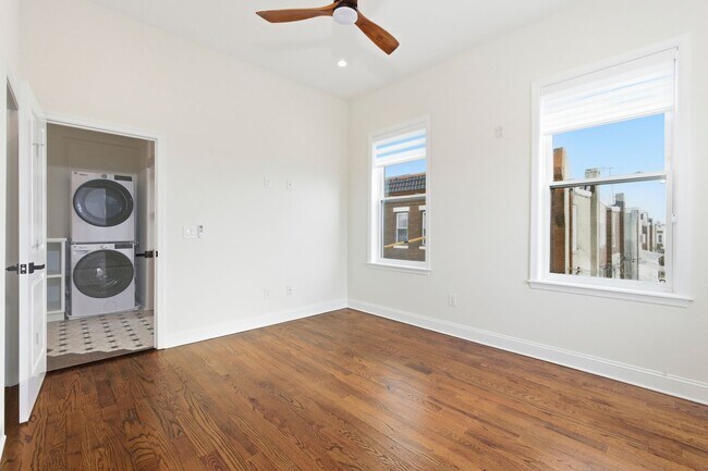 Building Photo - 2926 W Oxford St