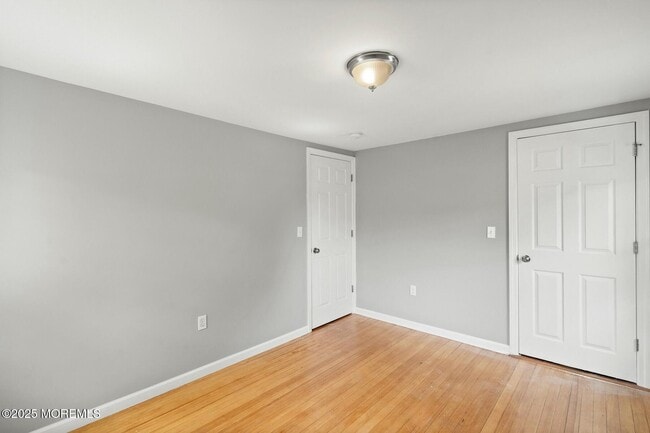 Building Photo - 425 W Park Ave
