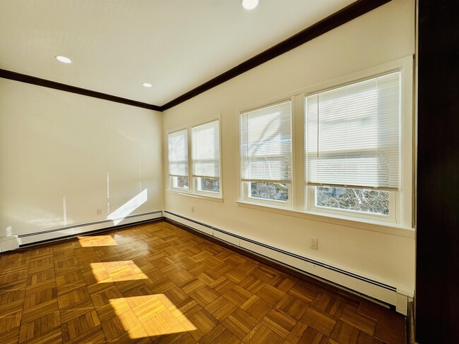 Building Photo - 69 W 39th St