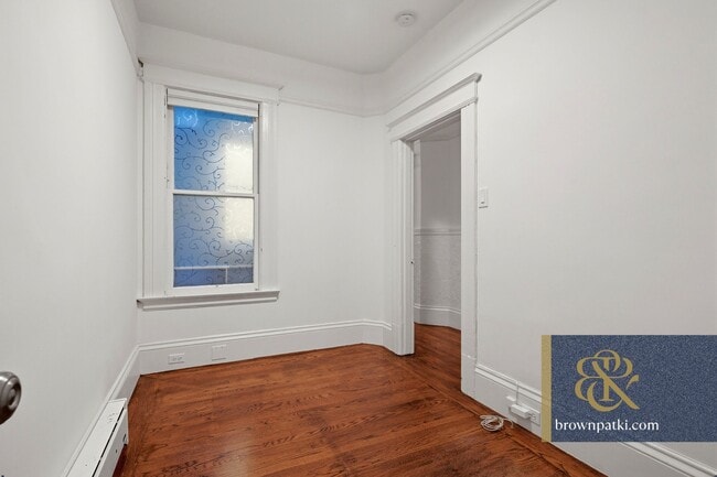 Building Photo - 1056 Cole St