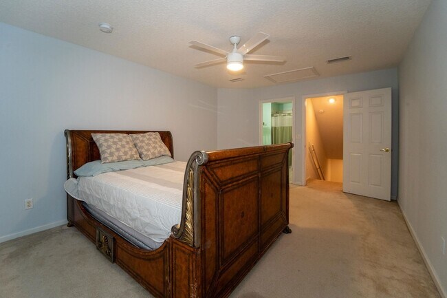 Building Photo - 109 Bilbao Dr