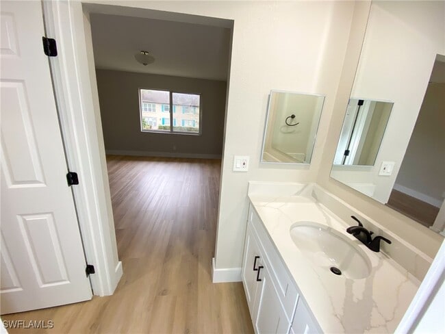 Building Photo - 4180 Looking Glass Ln
