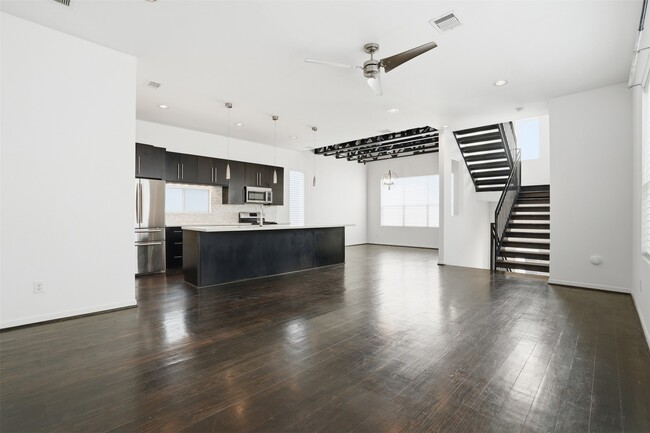 Building Photo - 4704 Crawford St