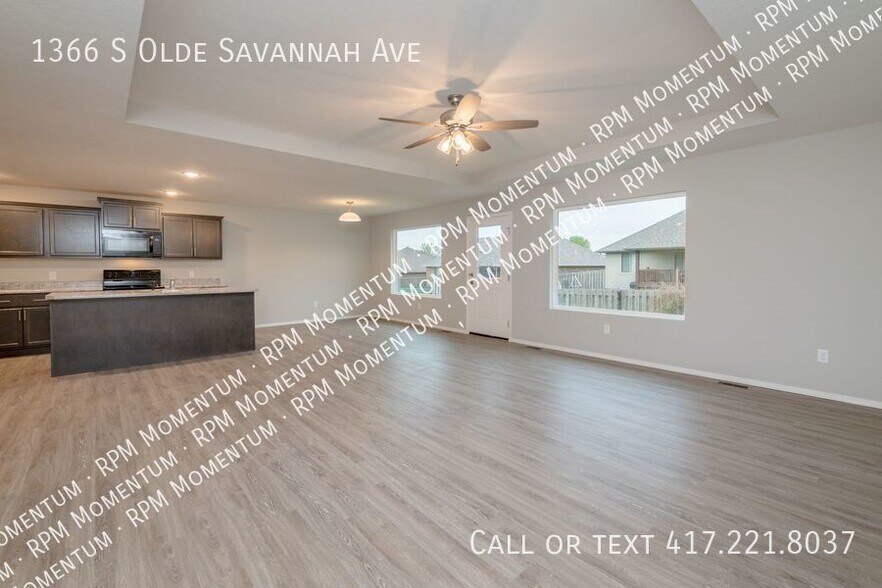Building Photo - 1366 S Olde Savannah Ave