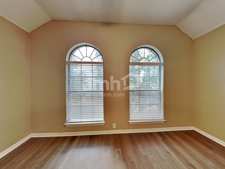 Building Photo - 8683 Dancliff Dr