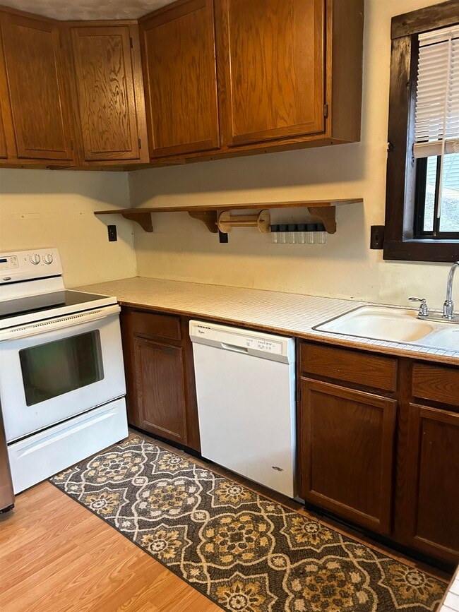 Building Photo - 213 Spotswood Ln