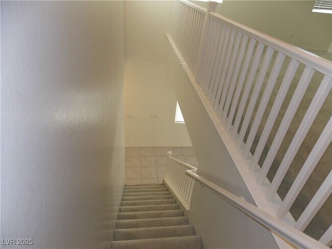 Building Photo - 160 Lilt Ave