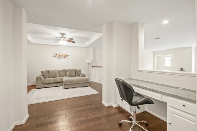 Building Photo - 55 W Pipers Green St