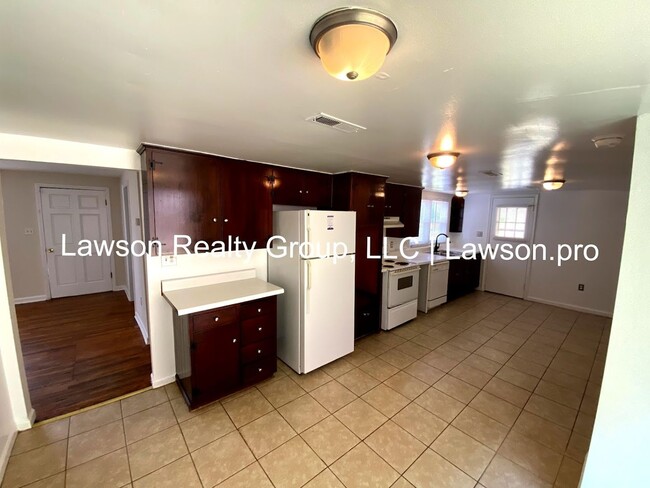 Building Photo - Cozy Three Bedroom Home in Salem with Shed