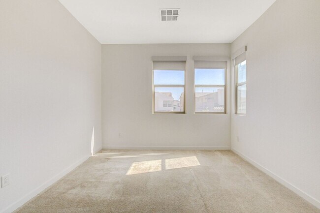 Building Photo - 10280 Timberline Valley Ave