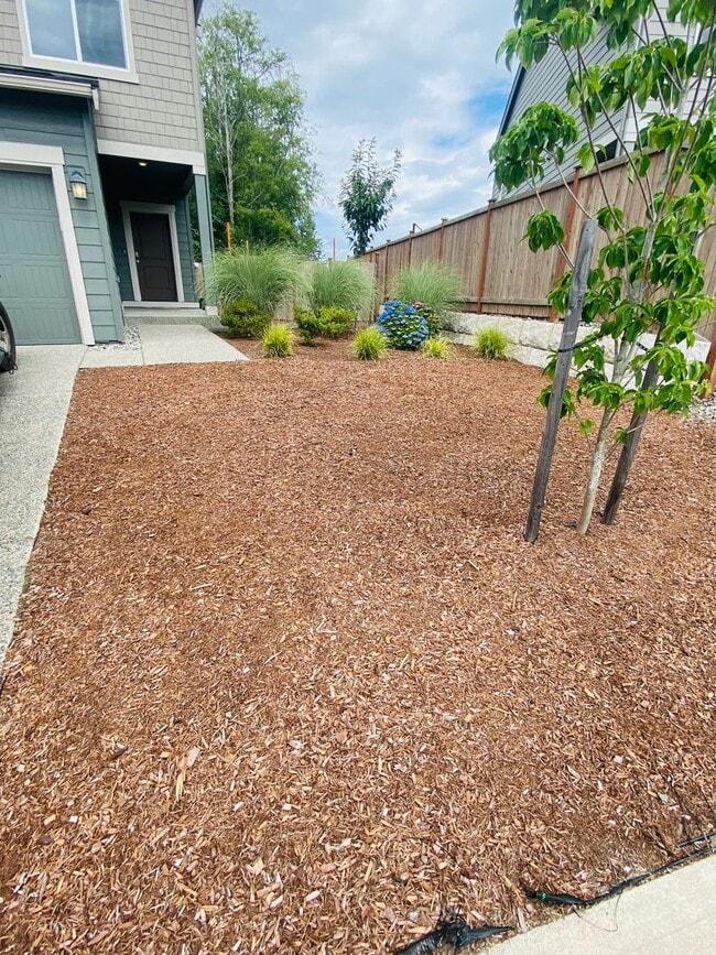 Building Photo - Bremerton Townhouse in Illahee Springs for...