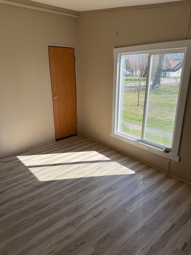 Building Photo - 314 S Logan St