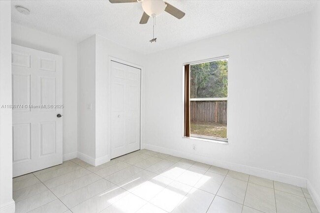 Building Photo - 3749 SW Kasin St