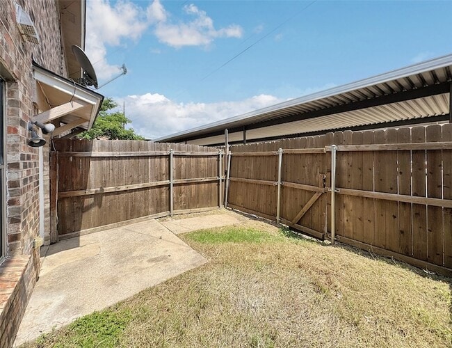 Building Photo - 1024 Southmoor Dr