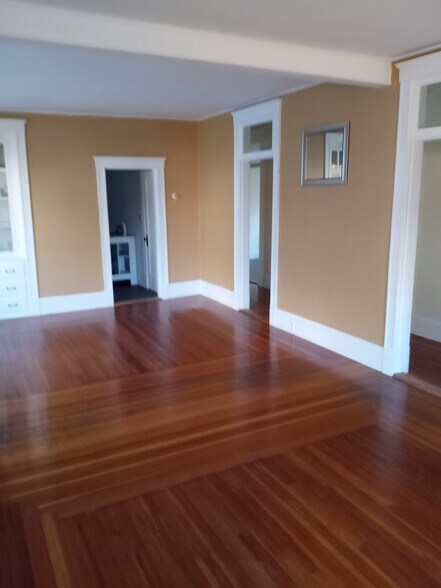 Dining Room - 550 S Main St