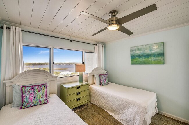 Building Photo - 23223 Front Beach Rd