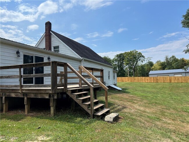 Building Photo - 9281 Pioneer Rd