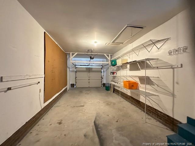 Building Photo - 6036 Lakeway Dr