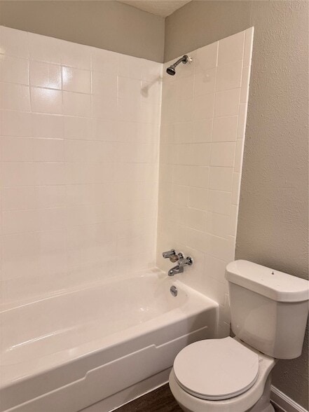 Building Photo - 4940 Arbor Glen Rd