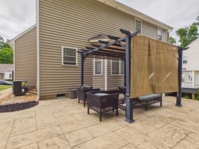 Building Photo - 3015 Chislet Dr