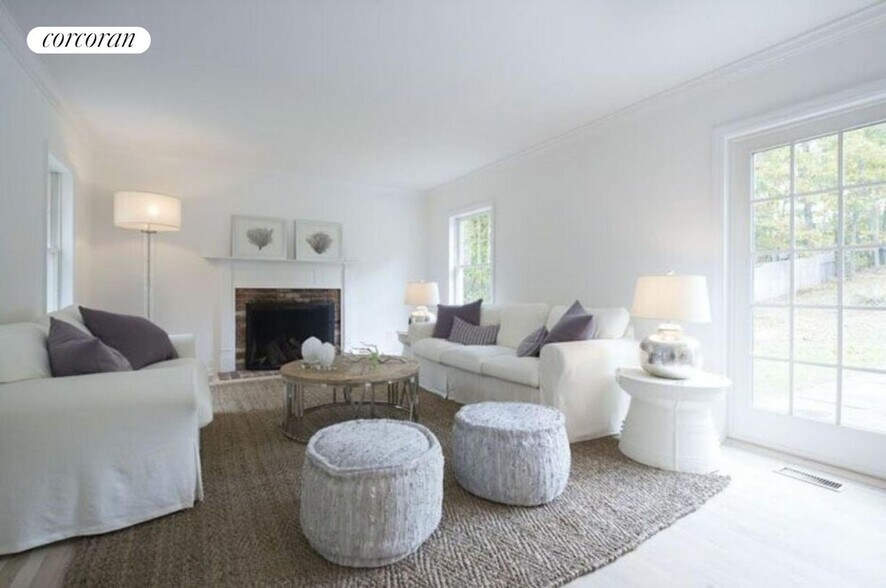 Building Photo - 18 Country Ln