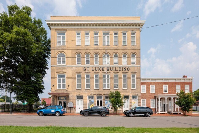 Building Photo - 900 St James St