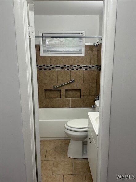 Building Photo - 210 1st Ave