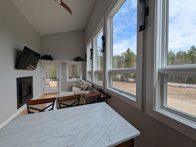 Building Photo - 274 Ragged Mountain Rd