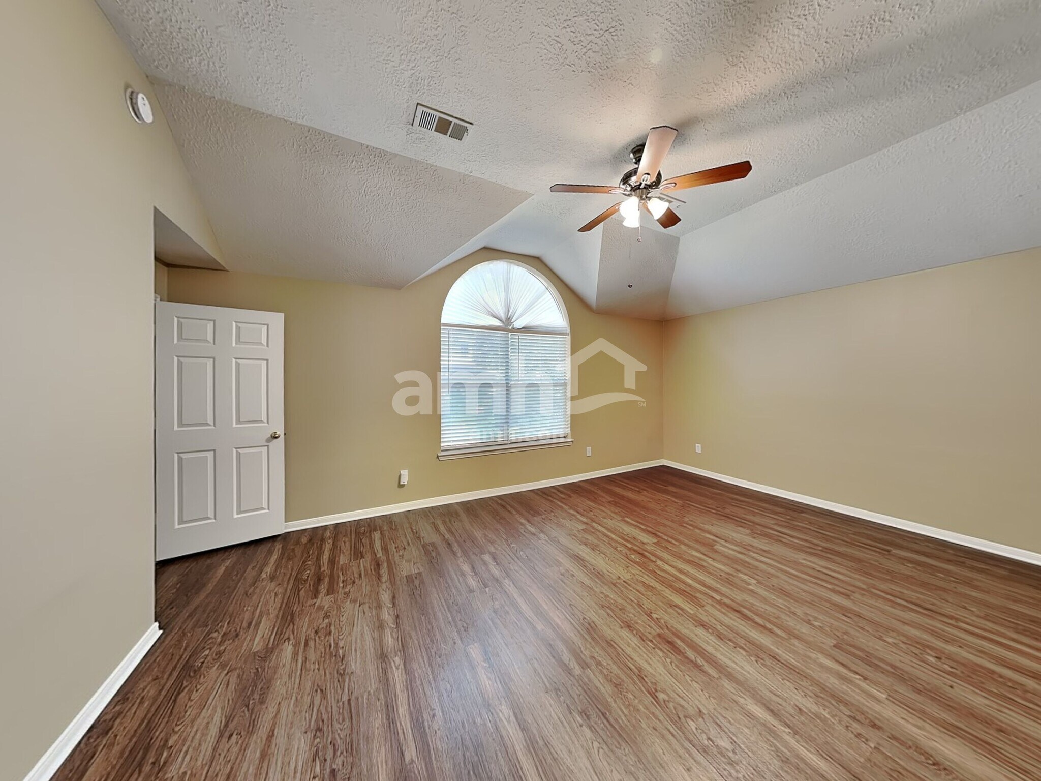 Building Photo - 1907 W Welsford Dr