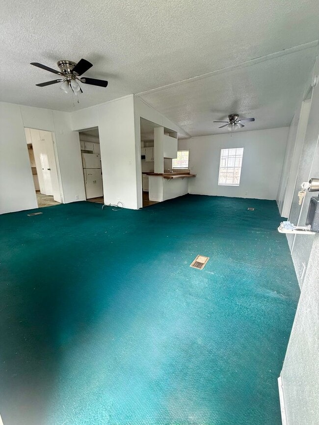 Building Photo - 3 Bed 2 Bath Mobile Home Under Renovations