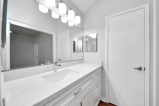 Building Photo - 12407 Meadow Ridge Dr