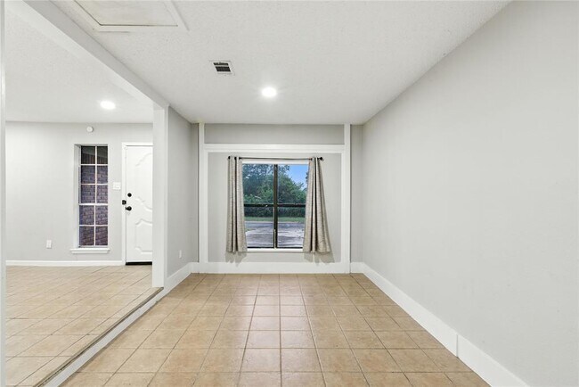 Building Photo - 4103 Koala Dr