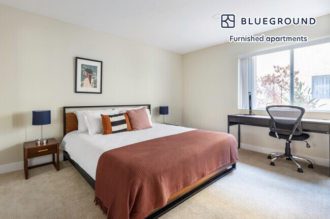 Building Photo - 960 N Alfred St