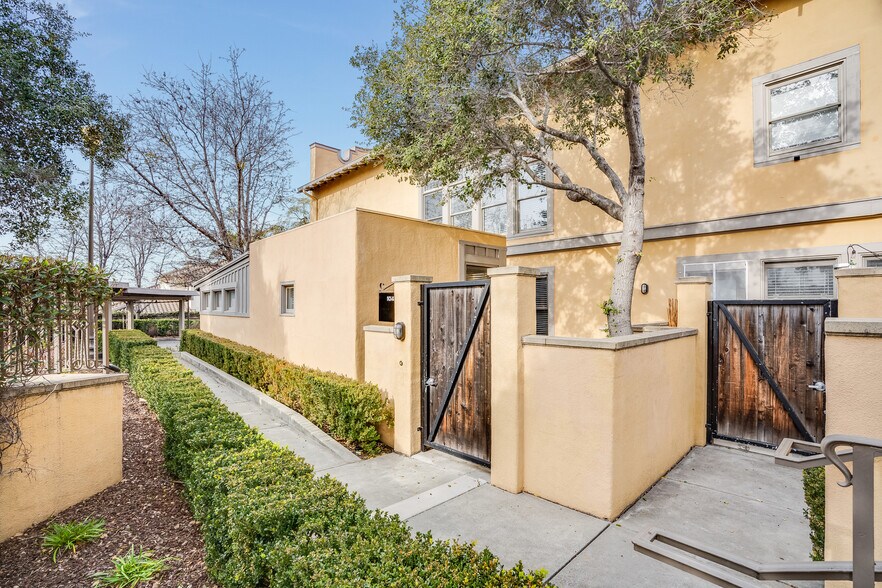Building Photo - 43551 Mission Blvd