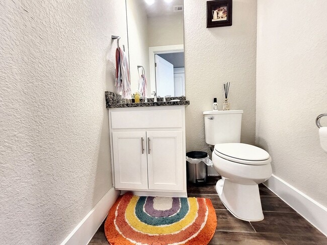 Building Photo - Modern 3/BR 2.5/Bath Home with Covered Dec...