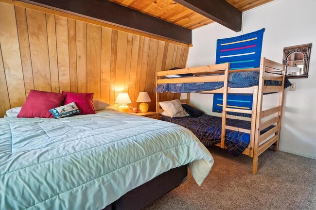 Building Photo - Alpine Meadows 3 Bedroom ski lease on Mine...