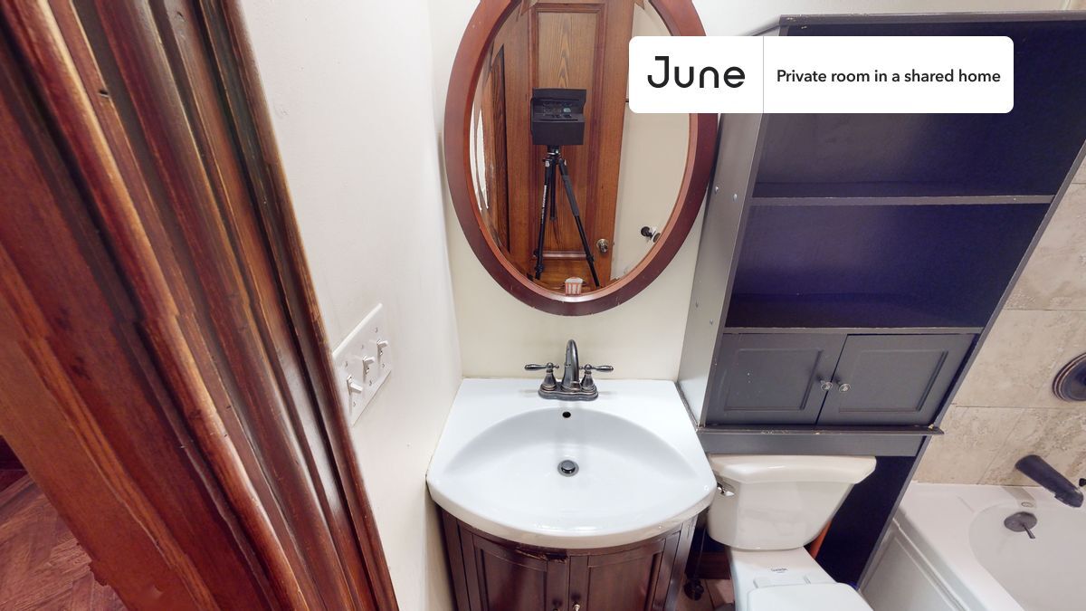 Building Photo - Room in Shared 5 bed/2 bath home in Mission Hill