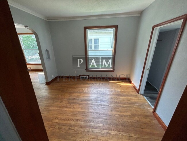 Building Photo - 3269 S New York Ave