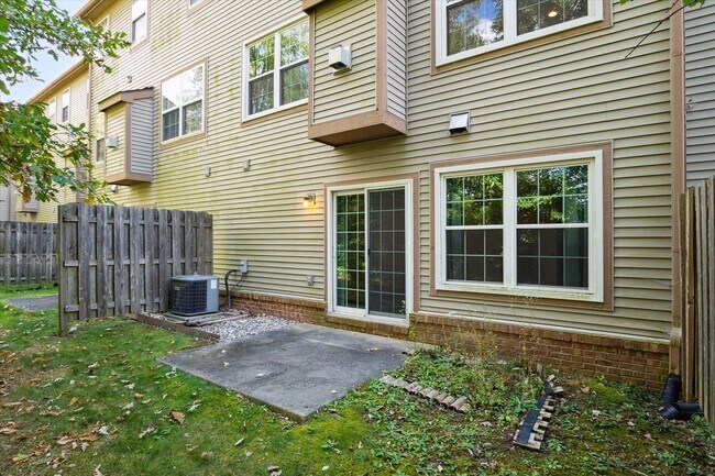 Building Photo - 2817 Barclay Way