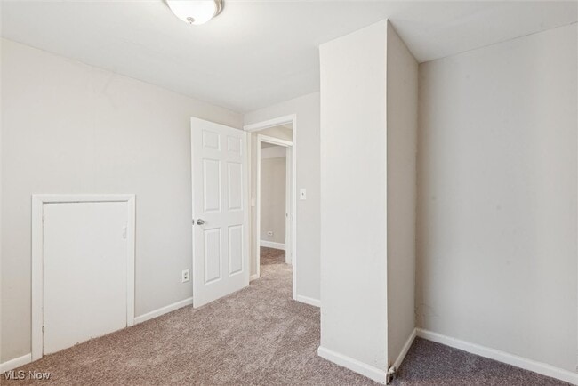 Building Photo - 2302 Saratoga Ave