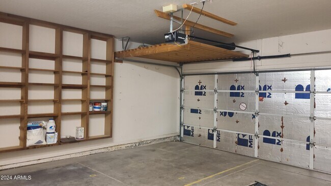 Building Photo - 14206 S 12th Pl