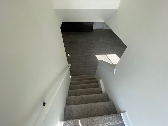 Building Photo - 5103/05 S Chase Ave